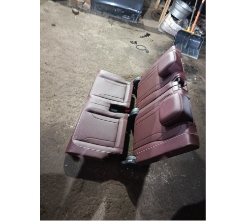 Сиденье третьего ряда 3-тий ряд