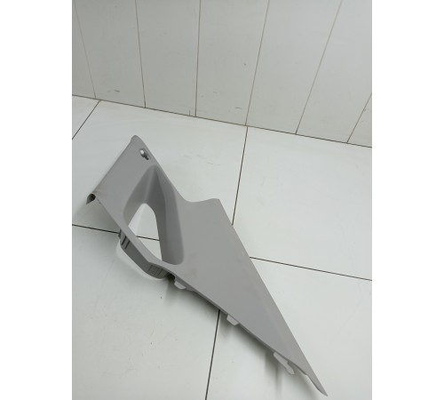 Обшивка задней стойки правая