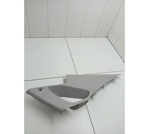 Обшивка задней стойки правая