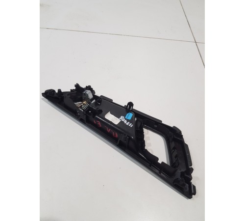 Ручка двери внутренняя передняя левая