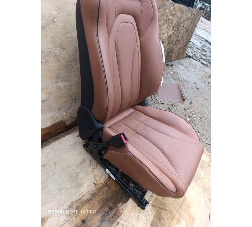 Сиденье переднее левое