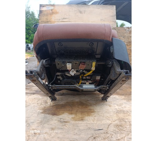 Сиденье переднее левое