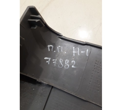 Обшивка стойки (передняя, правая)