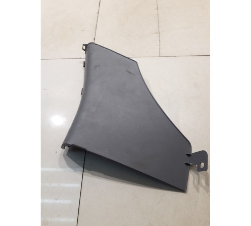 Обшивка стойки (передняя, правая)