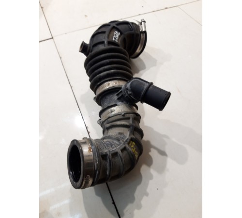  патрубок воздушного фильтра