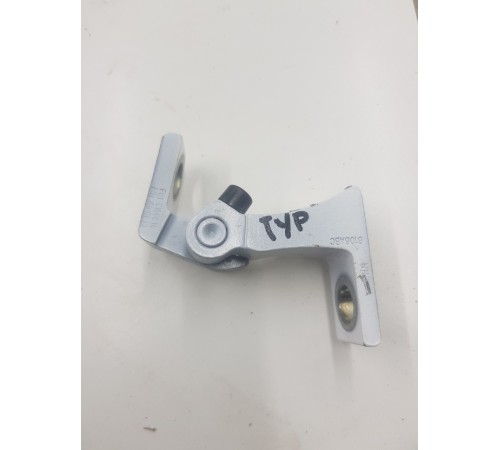 Петля двери задняя левая нижняя