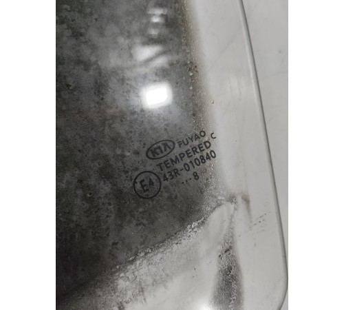 Стекло двери переднее левое