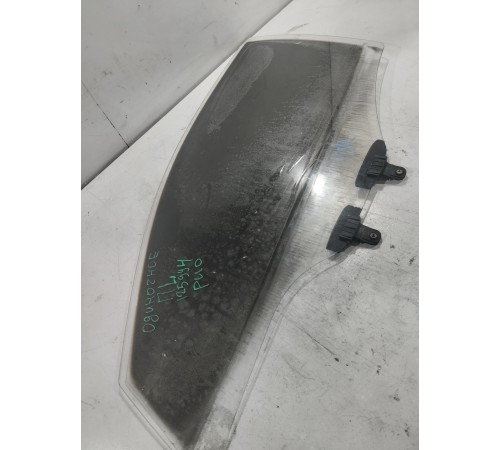 Стекло двери переднее левое