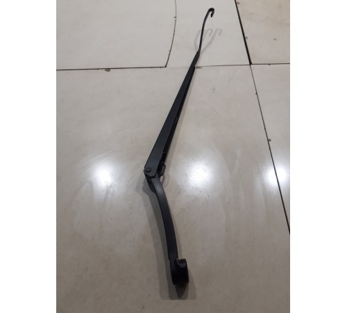 Поводок стеклоочистителя(правый)