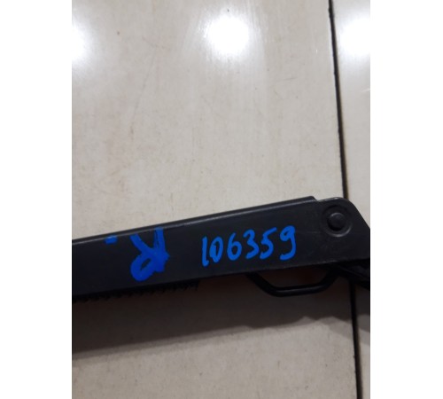 Поводок стеклоочистителя(правый)