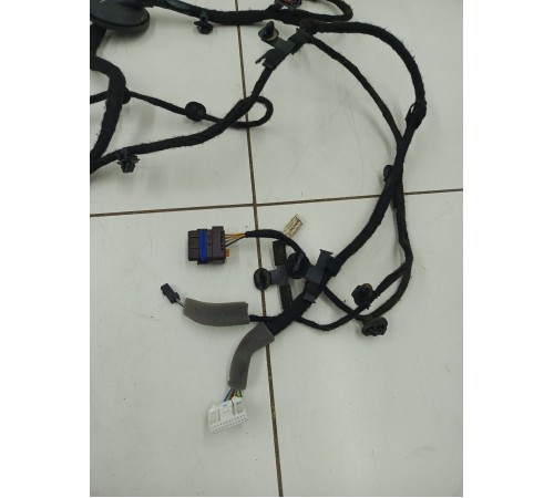 Электропроводка двери передняя левая