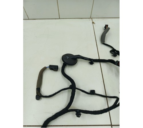 Электропроводка двери передняя левая