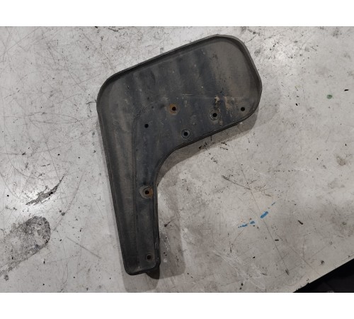 Брызговик задний левый