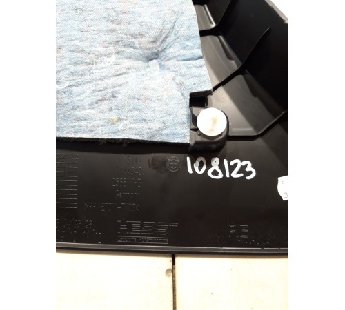 Обшивка центральной стойки(правая нижняя)