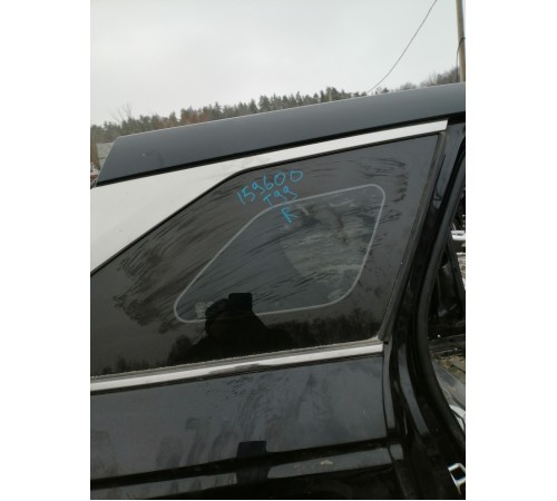 Глухое стекло кузова правое, форточка