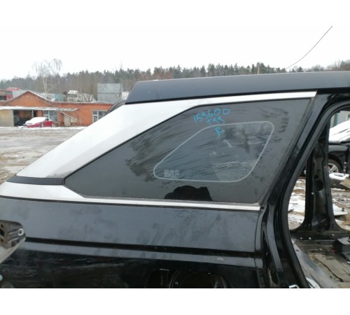 Глухое стекло кузова правое, форточка