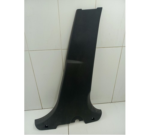 Обшивка центральной стойки правая нижняя