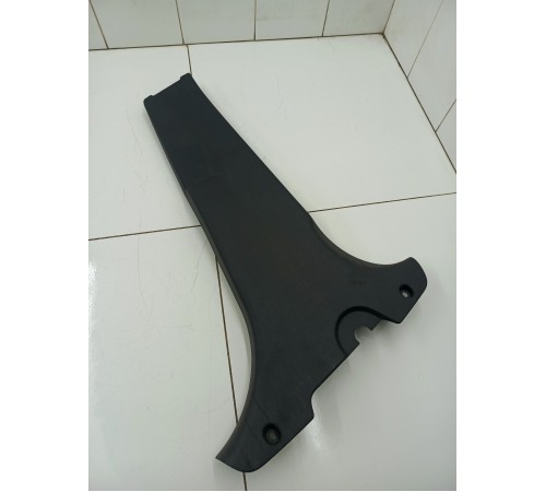 Обшивка центральной стойки правая нижняя