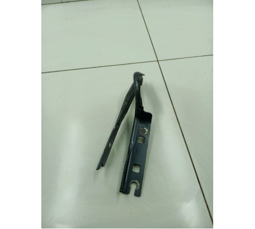 Петля капота левая