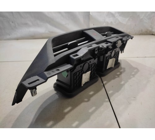 Воздушный дефлектор (центральный)