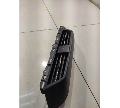 Воздушный дефлектор (центральный)