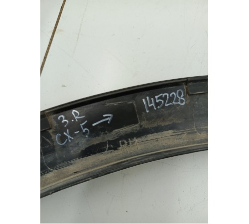 Молдинг крыла задний правый