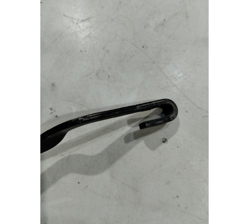 Поводок стеклоочистителя(правый)