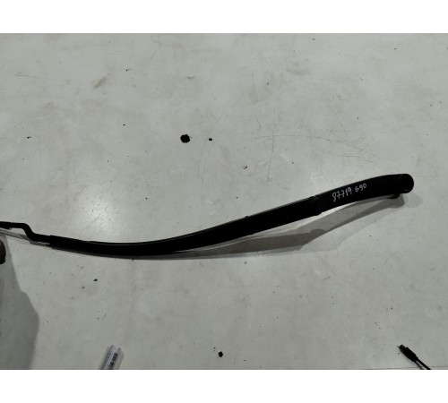 Поводок стеклоочистителя(правый)