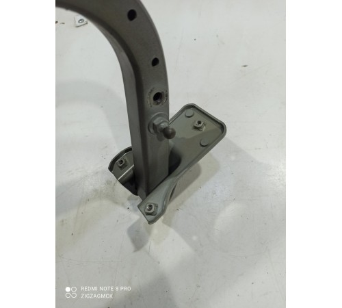 Петля крышки багажника(правая)