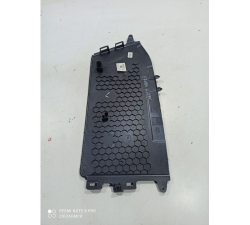 Накладка центральной консоли левая