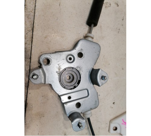 Стекло подъёмник зад левый