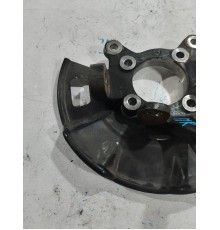 Кулак поворотный передний правый