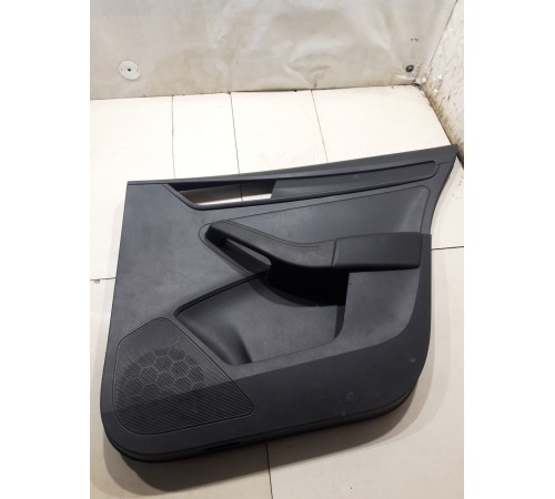 Обшивка двери (задняя правая)