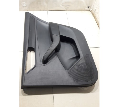 Обшивка двери (задняя правая)