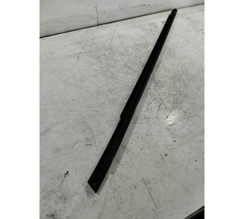 Уплотнитель стекла задний левый внешний