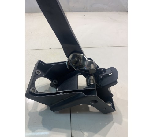 Педаль тормоза