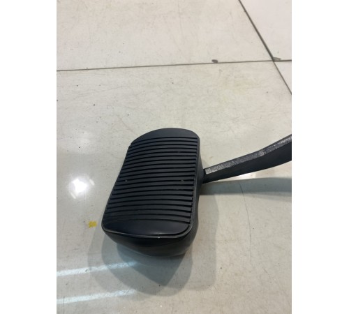 Педаль тормоза