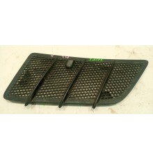Решетка вентиляционная в капот с форсункой левая