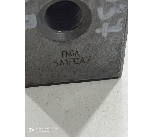 Петля двери задняя левая верхняя