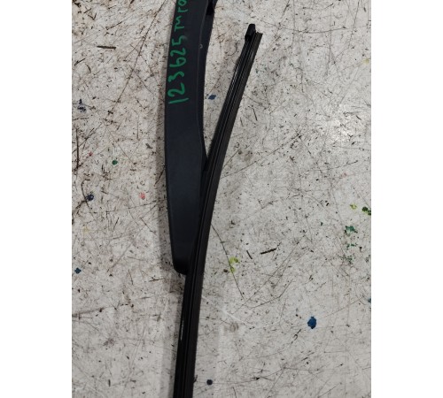 Поводок стеклоочистителя задний