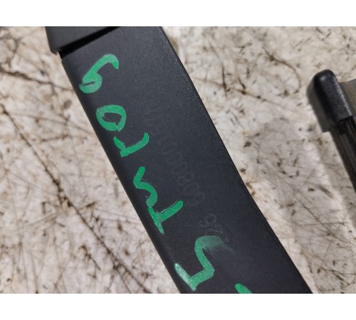 Поводок стеклоочистителя задний