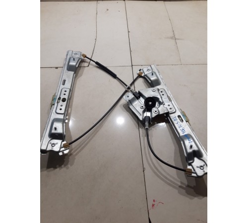 Стеклоподъемник (передний левый)