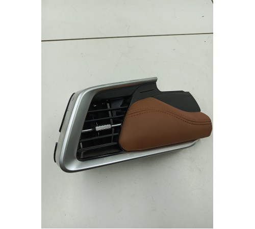 Воздушный дефлектор передний левый