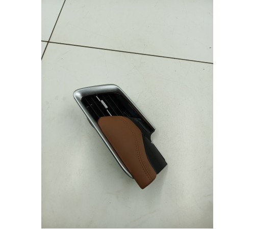 Воздушный дефлектор передний левый