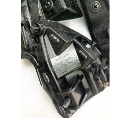 Воздушный дефлектор передний левый