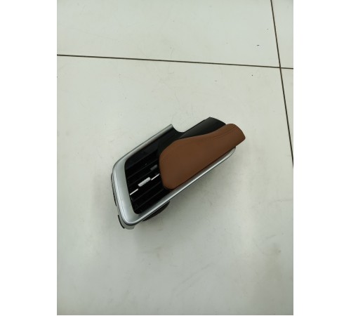 Воздушный дефлектор передний левый