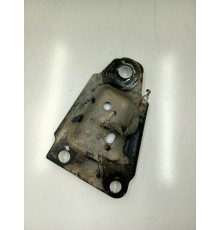 Кронштейн переднего подрамника правый