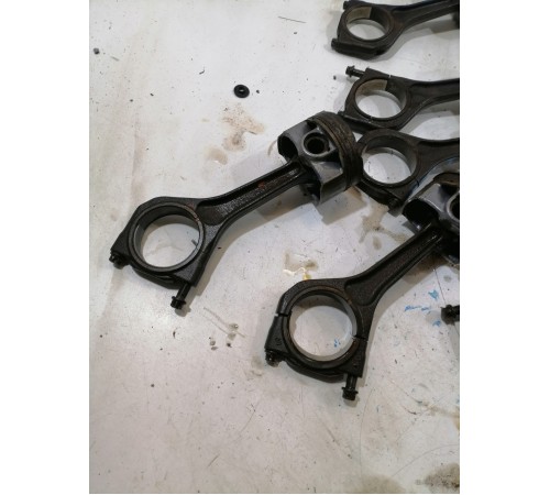 Шатун с поршнем 3,0 бензин