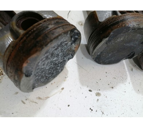 Шатун с поршнем 3,0 бензин