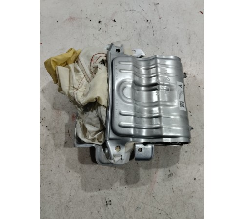 Подушка безопасности переднего пассажира 